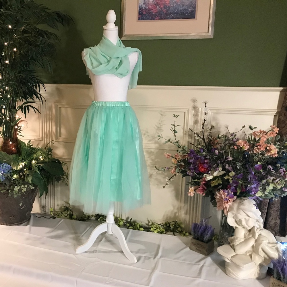 Mid length mint green tulle skirt